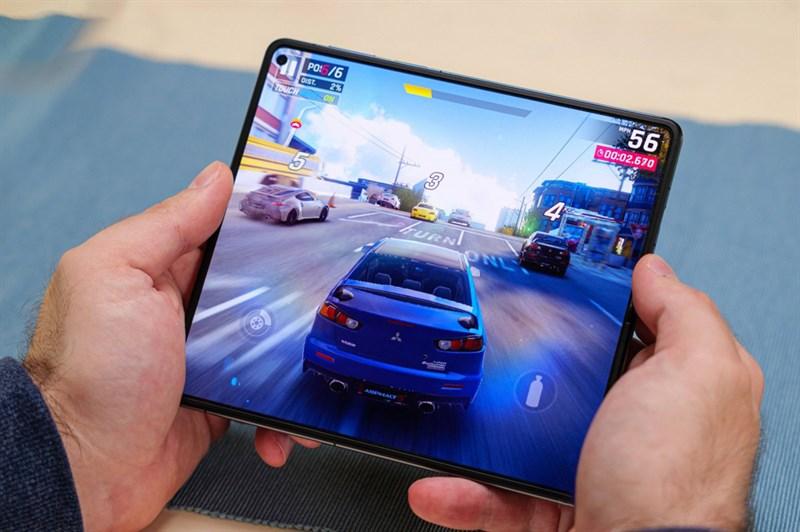 Với Snapdragon 8+ Gen 1 4G thì Huawei Mate X3 có thể giải quyết tốt các tác vụ hiện nay mà không bị quá nhiệt