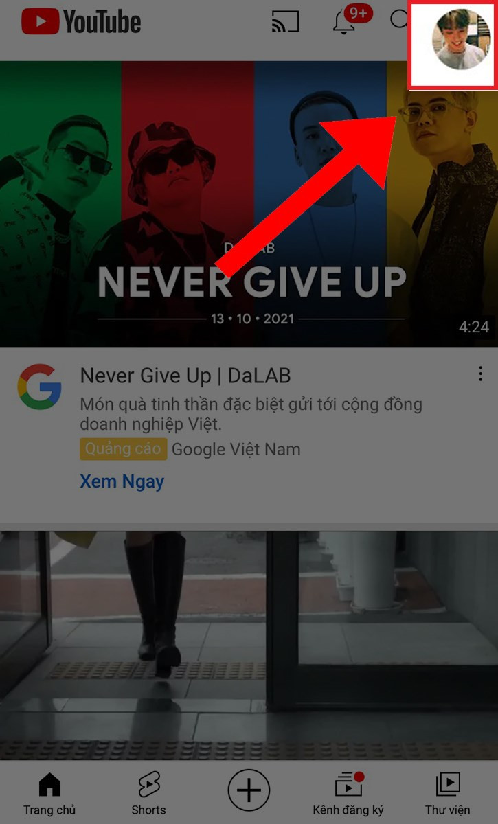 alt mô tả: Chạm vào biểu tượng tài khoản trên YouTube