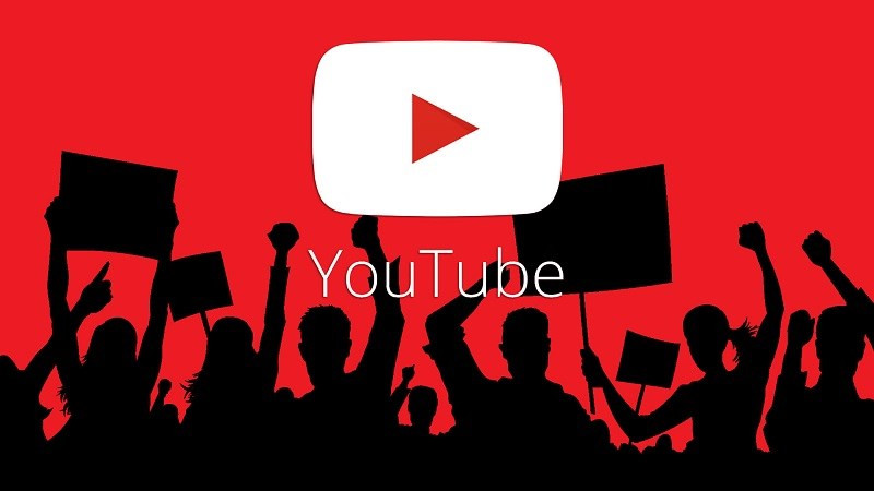 alt text: Giao diện đăng video YouTube trên điện thoại