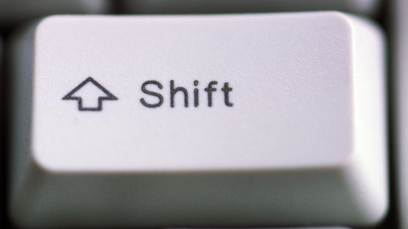 alt="Giữ phím Shift"