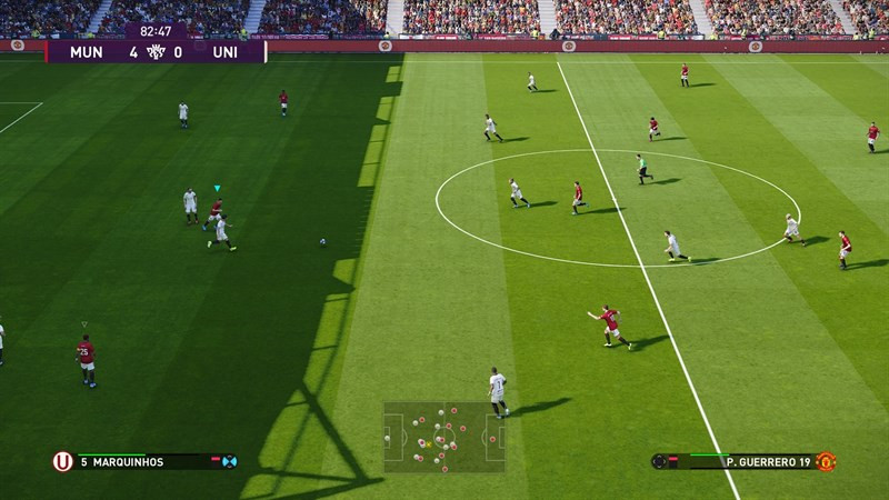 alt text: Đồ họa tuyệt đẹp trong PES 2020, với sân vận động và cầu thủ được thiết kế chi tiết.