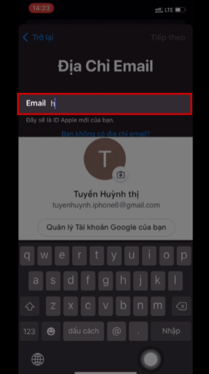 Nhập email và mật khẩu