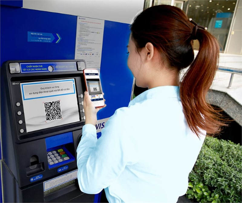 Quét mã QR để rút tiền mặt với ứng dụng Sacombank mBanking