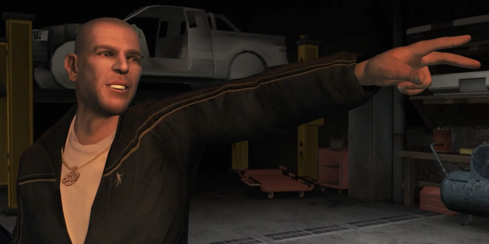 Brucie Kibbutz trong GTA 4 đang gồng mình khoe cơ bắp cuồn cuộn