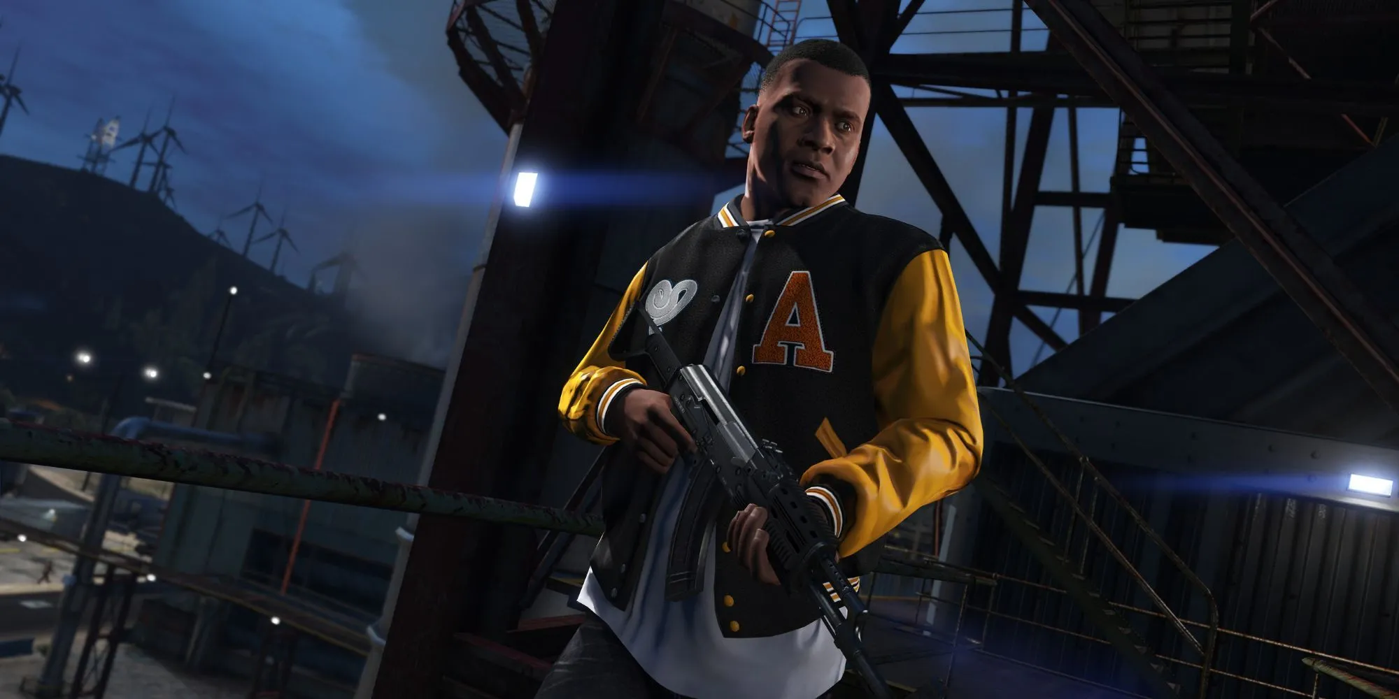 Franklin cầm súng trường trong Grand Theft Auto 5, một trong ba nhân vật chính với những câu chuyện đan xen.