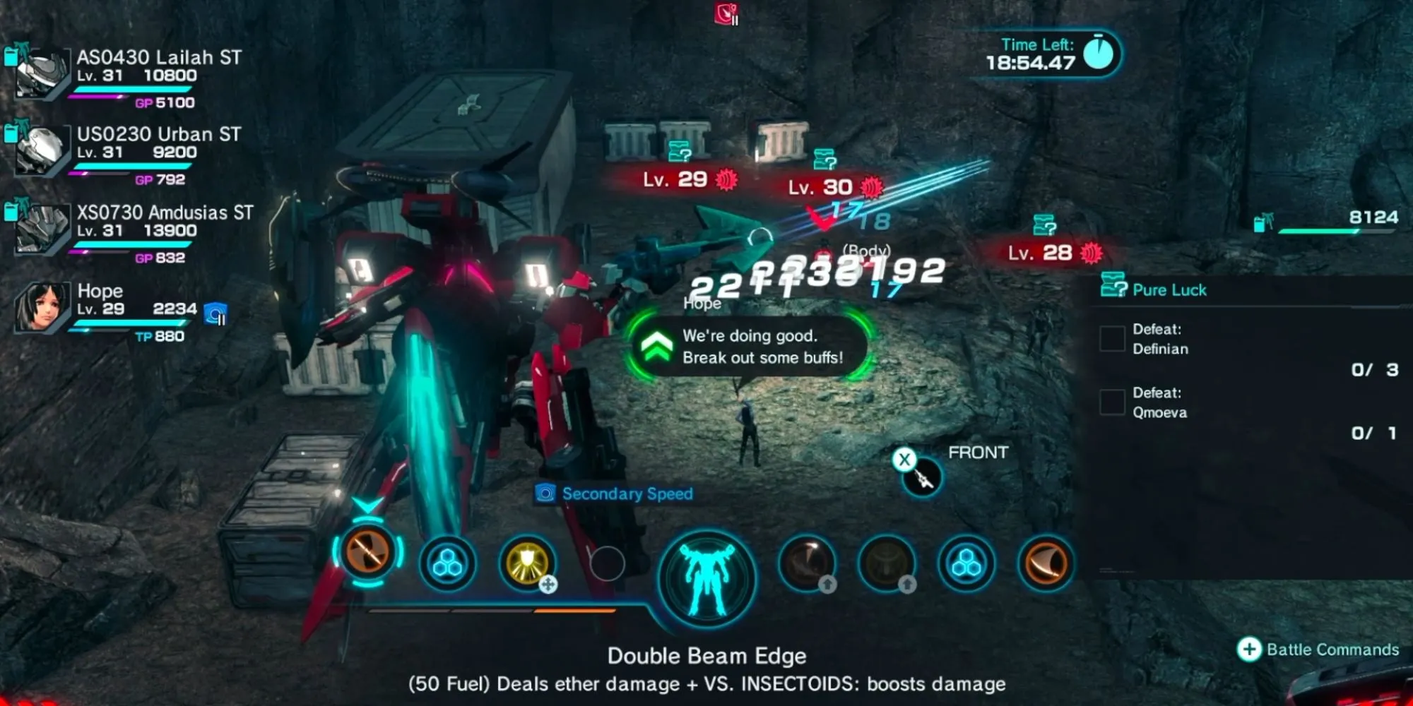 Một Skell đang giao chiến với quái vật khổng lồ trên hành tinh Mira trong Xenoblade Chronicles X.