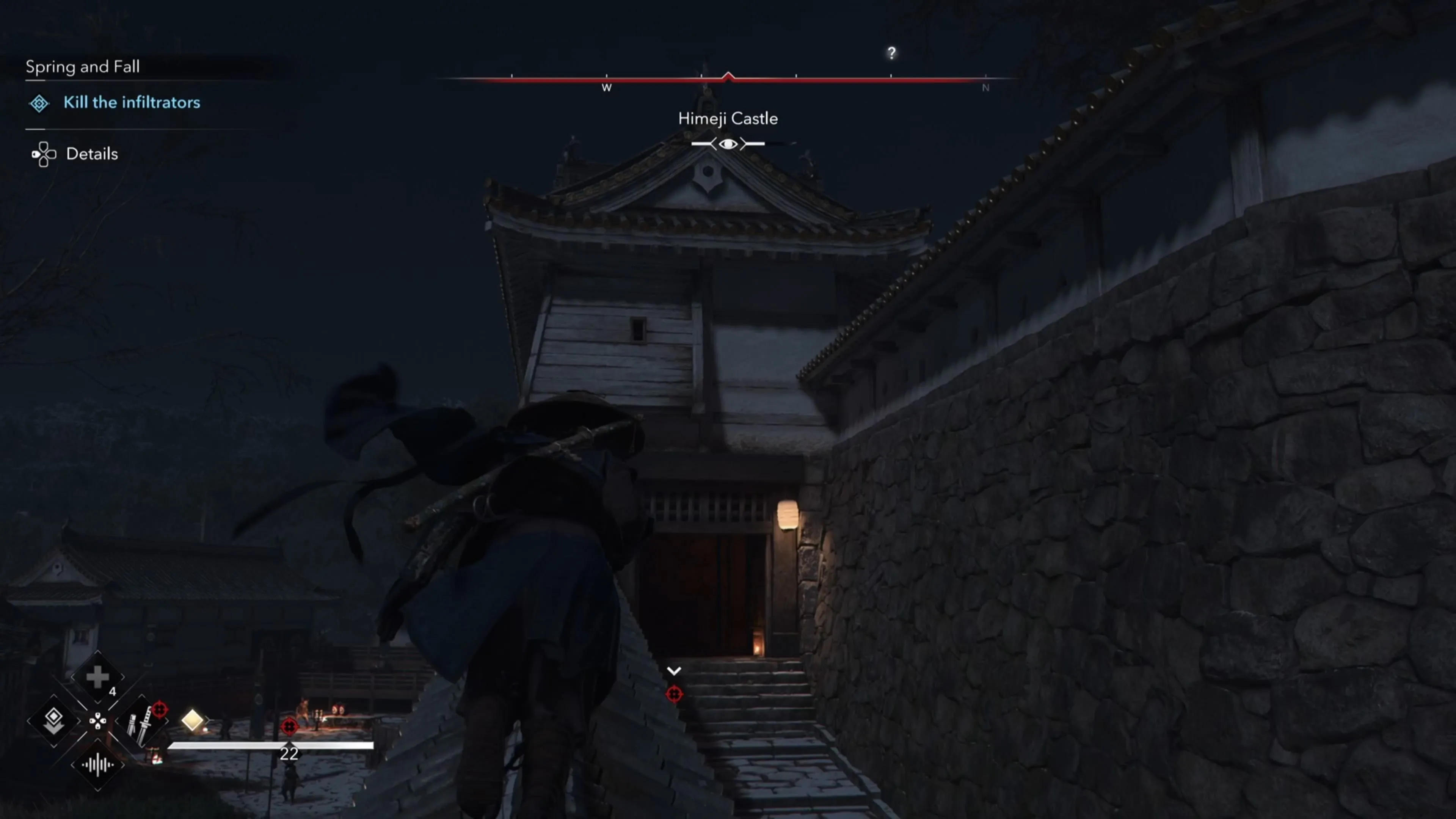 Naoe khéo léo di chuyển trên các mái nhà của lâu đài Himeji để tiếp cận mục tiêu - Assassin's Creed Shadows