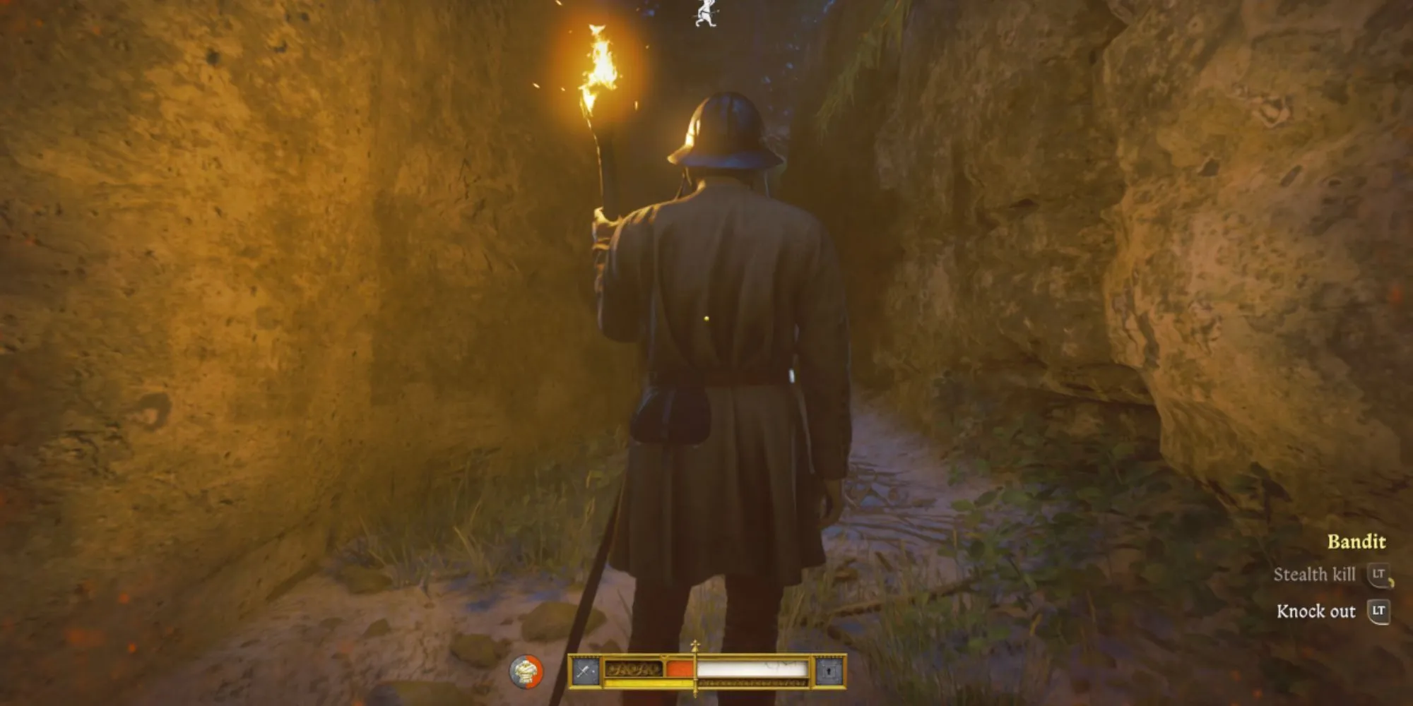 Nhân vật Henry đang thực hiện hành động lén lút trong Kingdom Come Deliverance 2