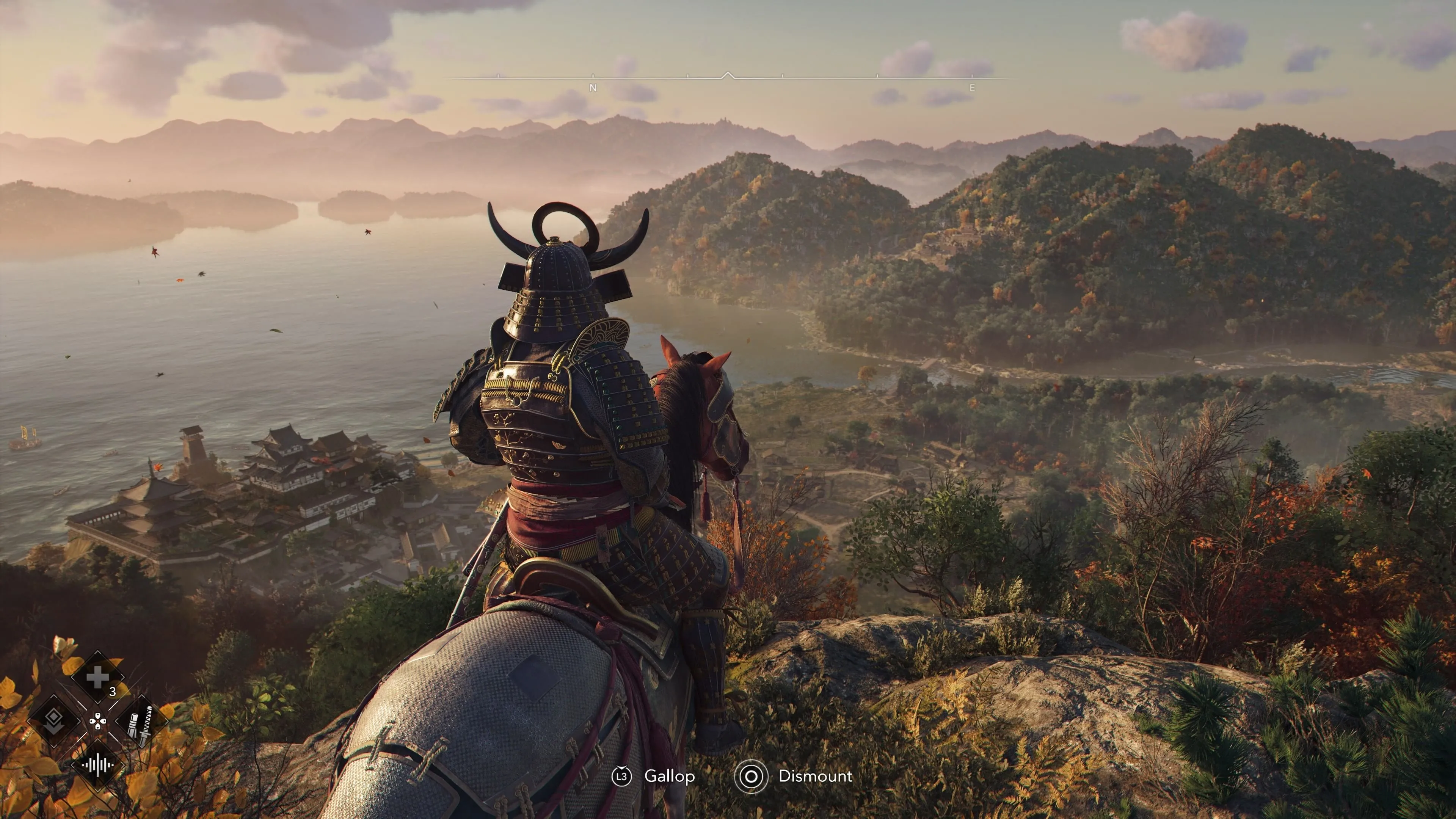 Nhân vật Yasuke trong Assassin's Creed Shadows với bản đồ