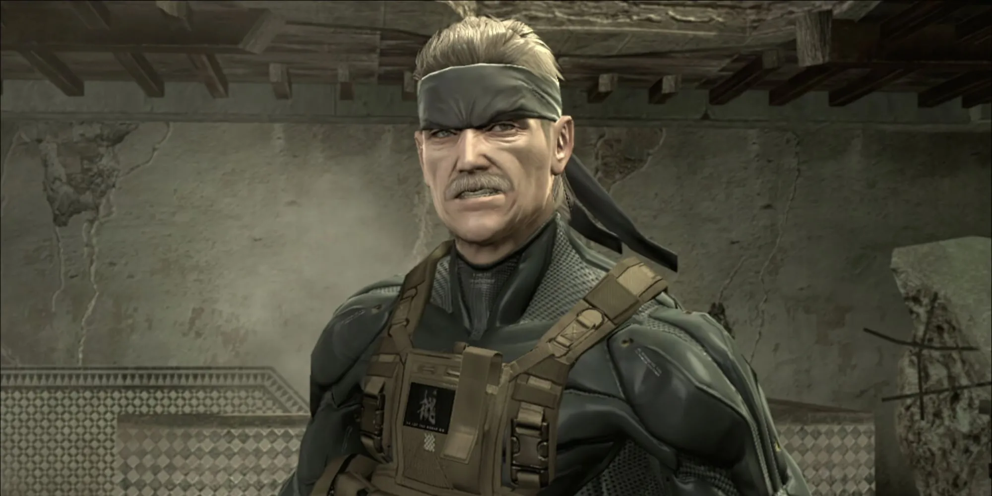 Solid Snake trong phân cảnh đầu tiên của Metal Gear Solid 4, thể hiện sự già nua và mệt mỏi của người lính huyền thoại.