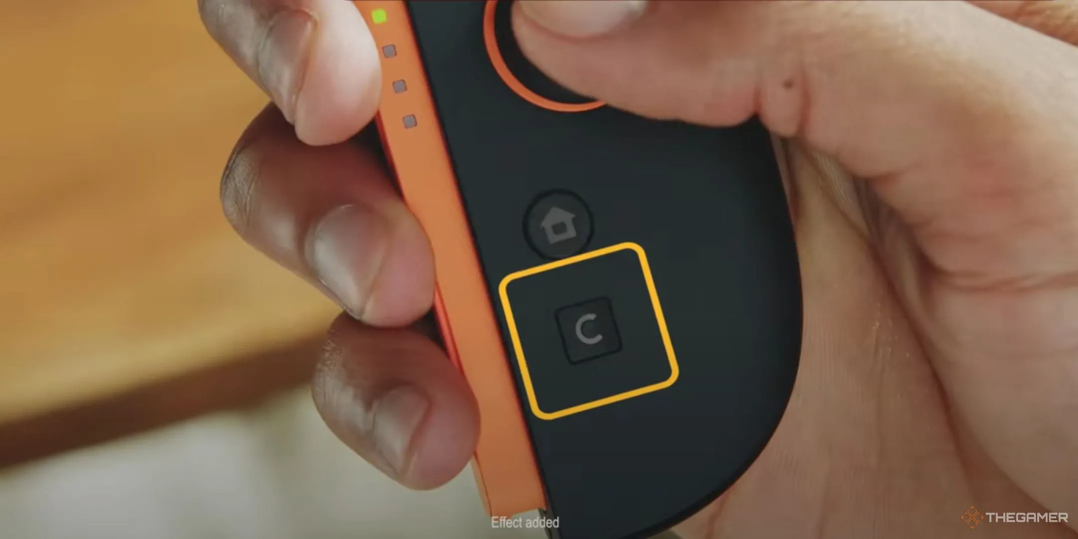 Nút GameChat được đánh dấu trên tay cầm Joy-Con 2 của Nintendo Switch 2