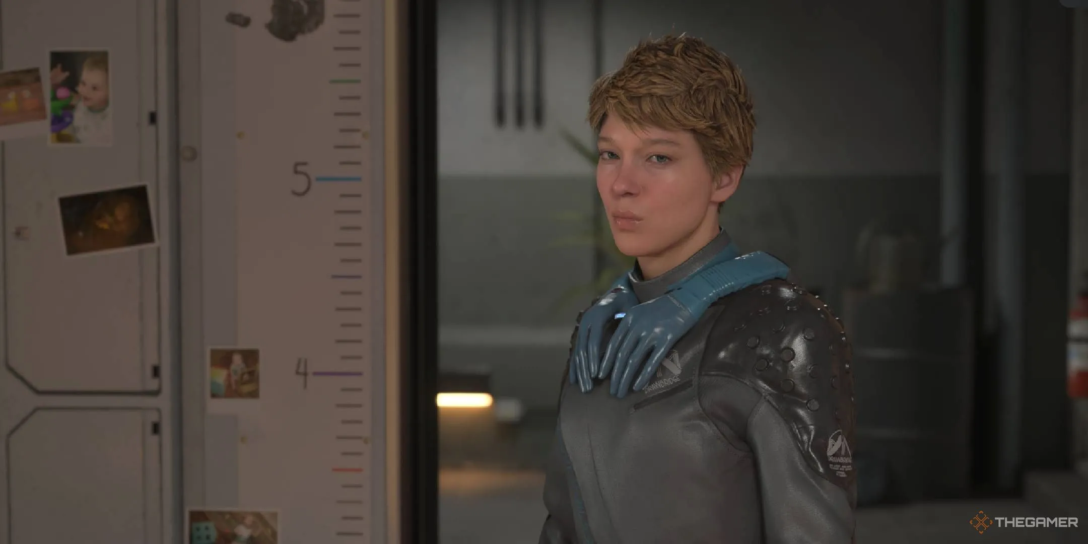 Fragile, thuyền trưởng của DHV Magellan và cựu giám đốc Fragile Express, trong Death Stranding 2