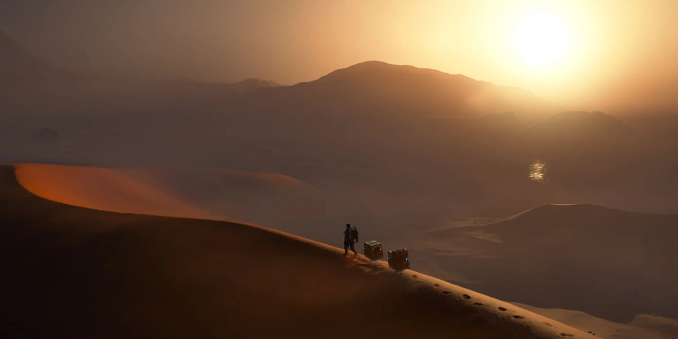 Sam đang vượt qua vùng Outback của Úc để giao hàng trong Death Stranding 2, thể hiện môi trường rộng lớn và đa dạng của game.